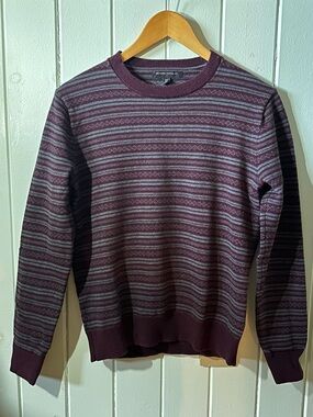 Banana Republic Factory Maroon and Gray Christmas Pattern Crewneck Sweater XS